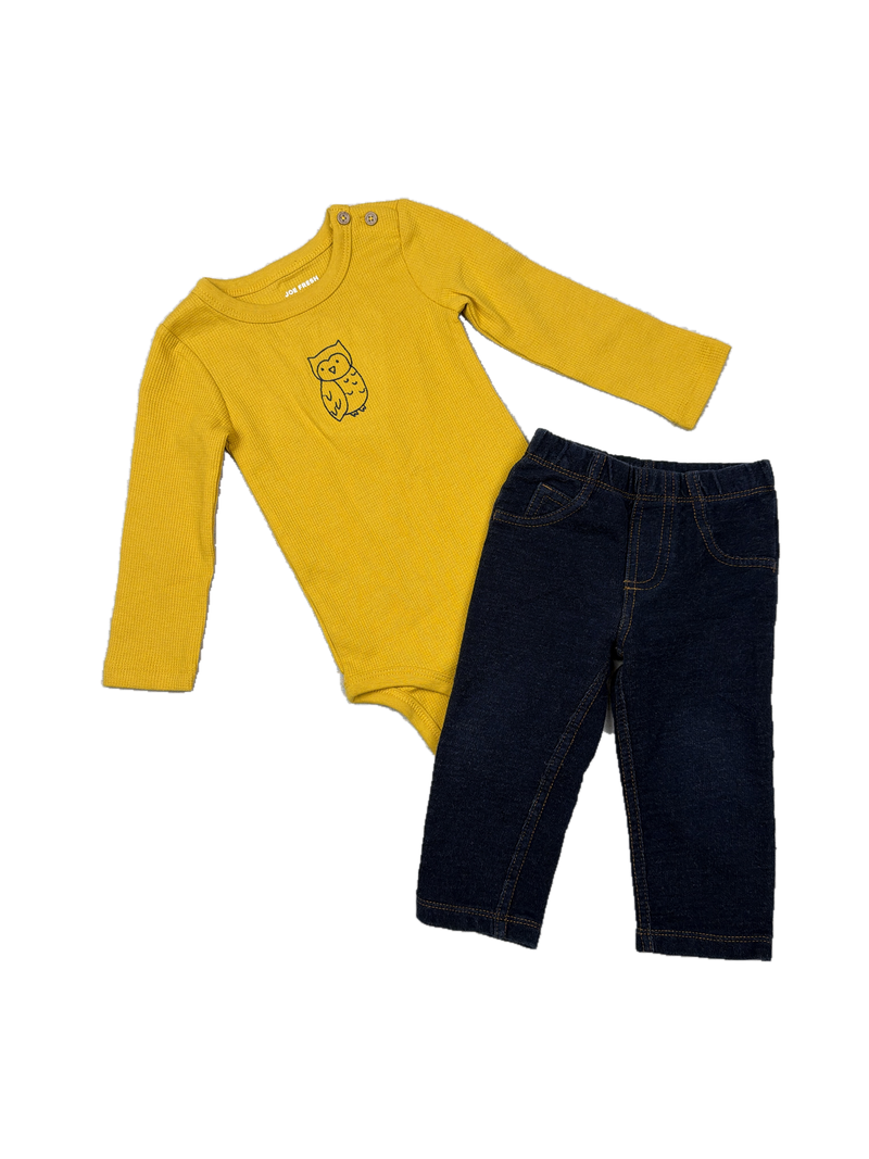 Long-sleeved bodysuit and pants — Front